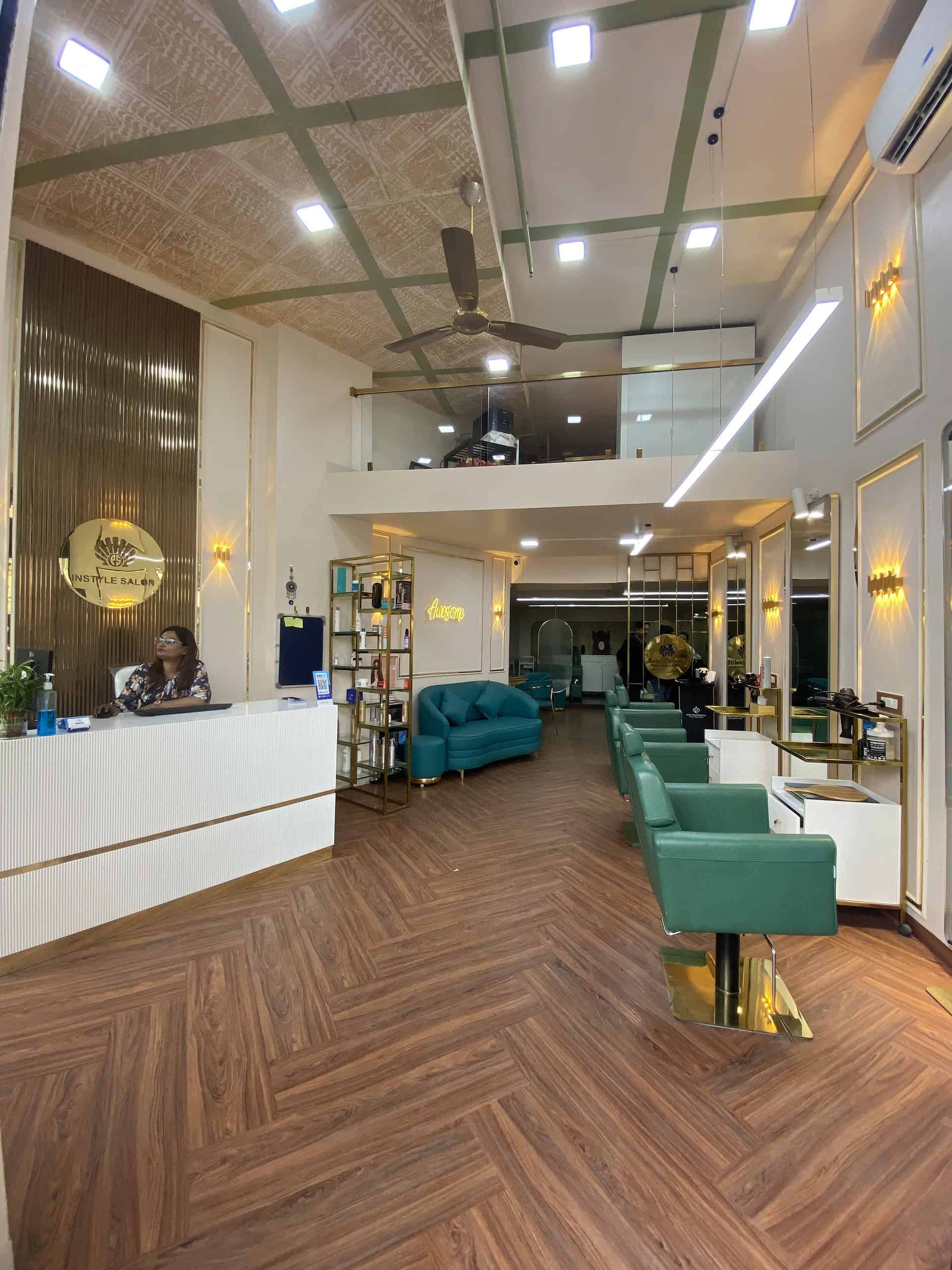 Read more about the article Best Salon in Pune – Discover a Complete Beauty Experience at Pearl Studios